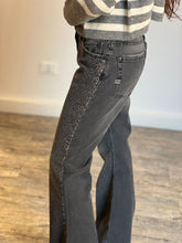 Carica l&#39;immagine nel visualizzatore della galleria Jeans Flare con Strass
